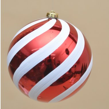 CAN305040 BOMBKA CZERWONA PASKI PLASTIK 18 CM