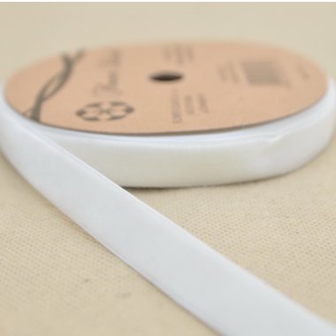 WSTĄŻKA WELUROWA 1,5CM*9M KREMOWA