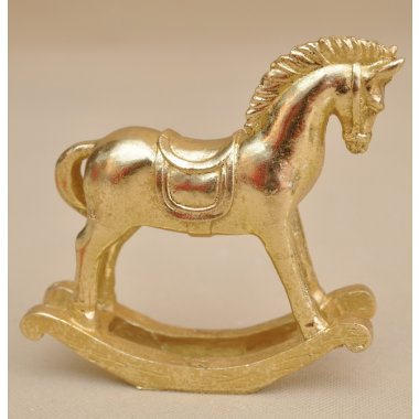 TG79909-2 KOŃ NA BIEGUNACH ZŁTY 13 CM POLIREZING